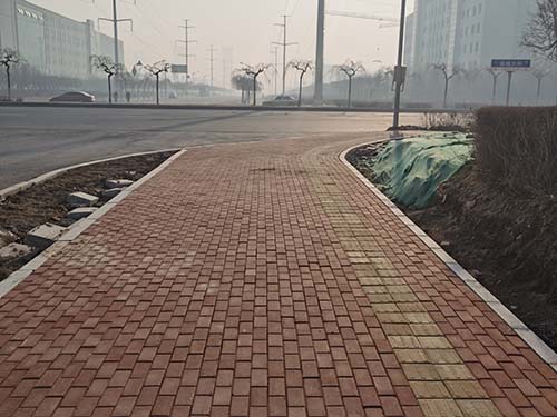 高新区越达路市政方砖道路改造